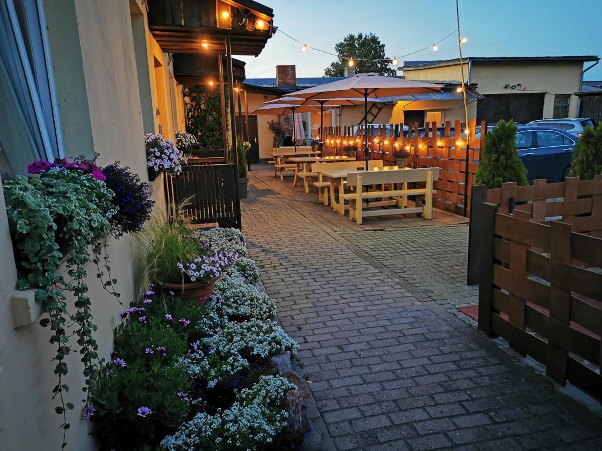 Veldzes Nams Hotel Ventspils Buitenkant foto
