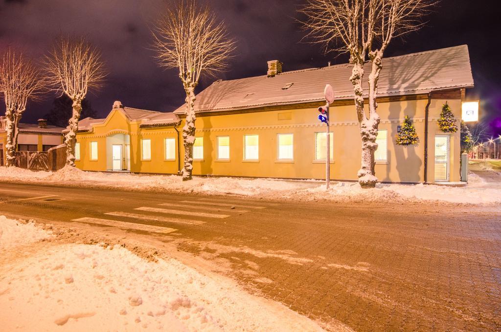 Veldzes Nams Hotel Ventspils Buitenkant foto