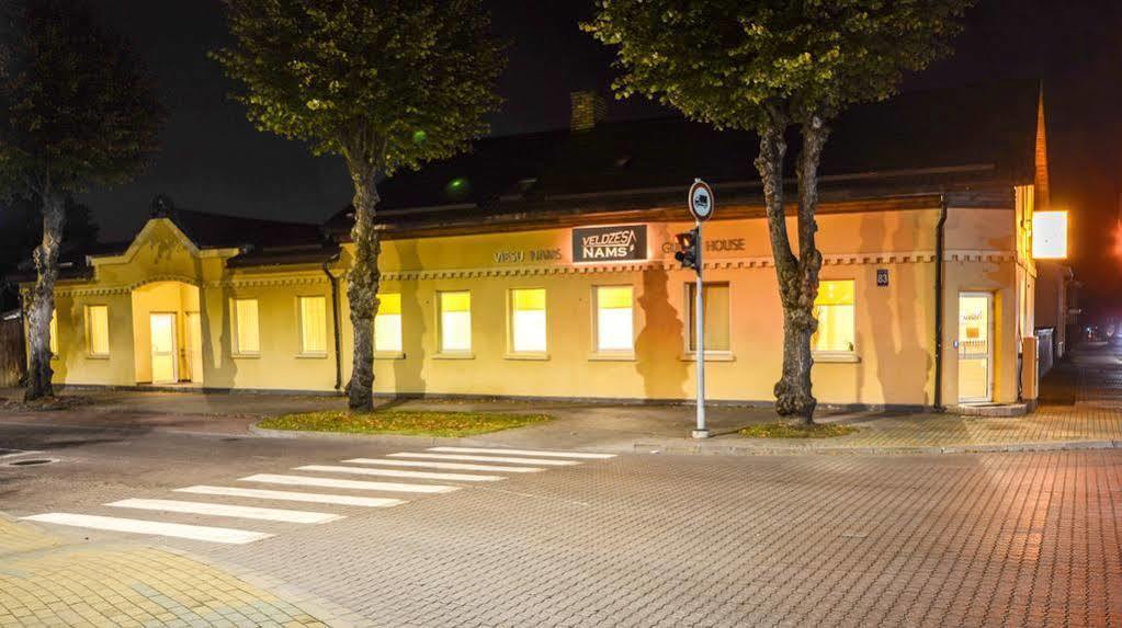 Veldzes Nams Hotel Ventspils Buitenkant foto